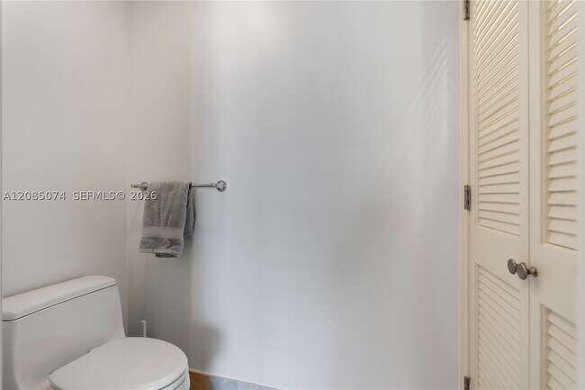Building Photo - 3350 SW 27th St