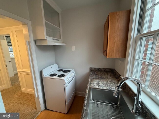 Building Photo - 123 N Washington St