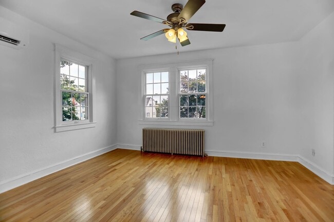 Building Photo - Charming & Upgraded 3BR Home in Arbutus wi...