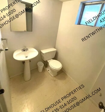 Building Photo - 682 E 800 N