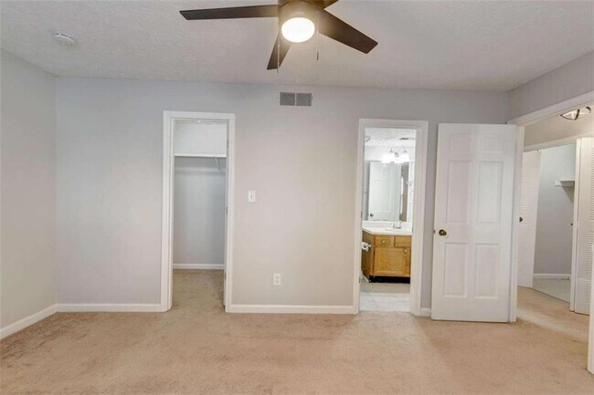 Building Photo - 4548 Coopers Creek Pl SE