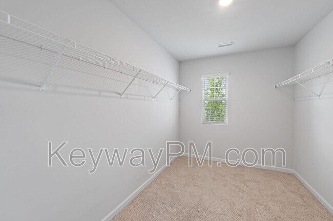 Building Photo - 1429 Deer Hollow Run