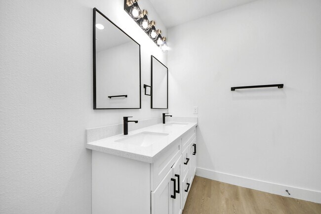 Building Photo - 1314 W Willis St