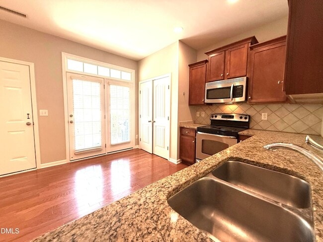 Building Photo - 514 Dragby Ln