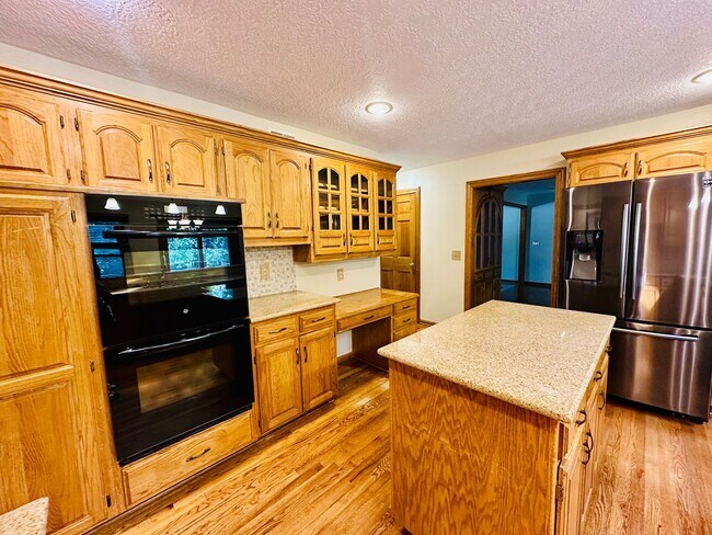 Building Photo - {13040} Spacious Cherry Creek Home + First...