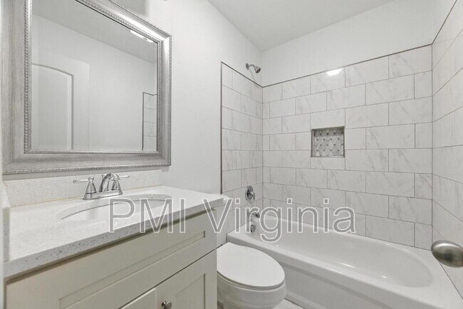 Building Photo - 52 Wimbledon Terrace