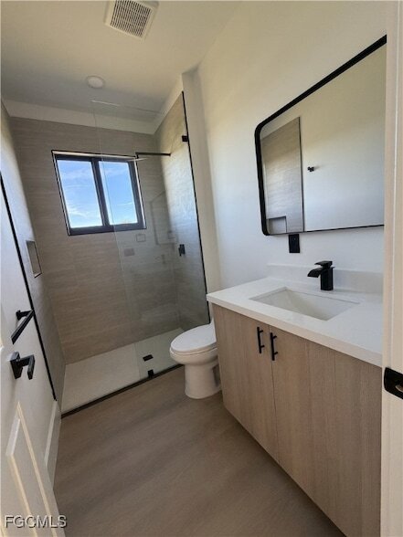 Building Photo - 8033 Oakleaf Cir