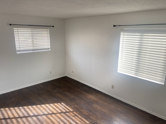 Master bedroom - 19443 Northwood Ave