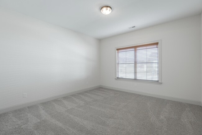 Building Photo - 3306 Stonecreek Dr