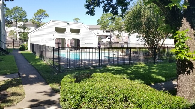 Building Photo - 6602 Harbor Town Dr