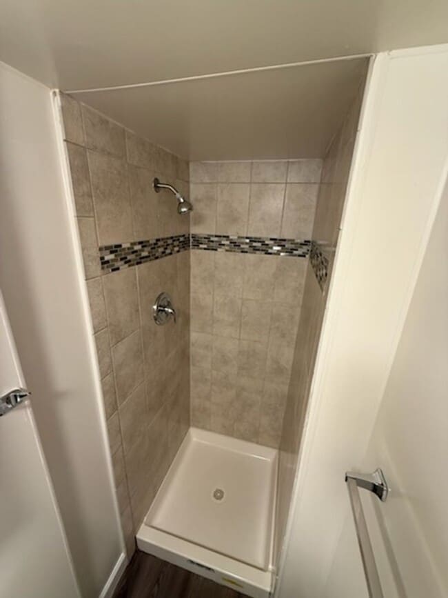Building Photo - UPDATED 4/BR in Glover Park!