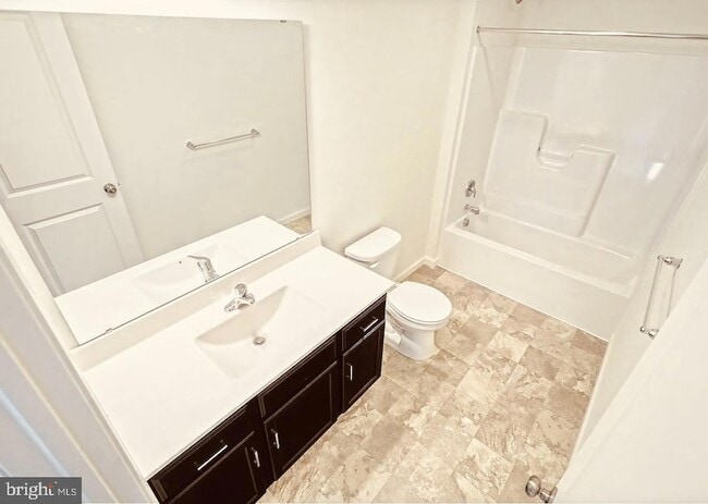 Building Photo - 9 Shillington Ln