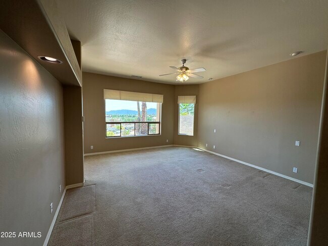 Building Photo - 2053 E Clubhouse Dr