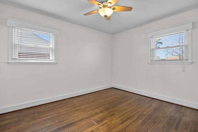 Building Photo - For Rent. 4 Bedrooms