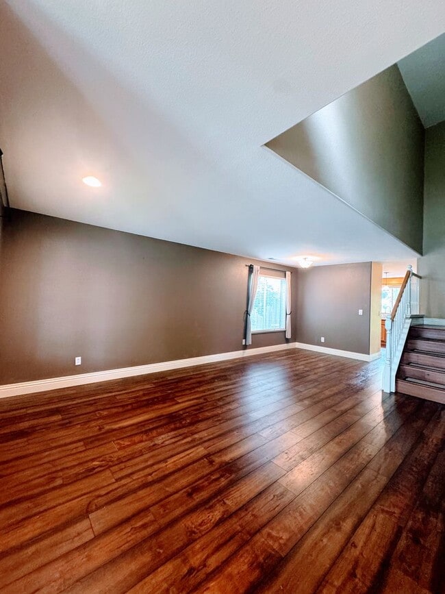 Building Photo - 477 Fisher Cir