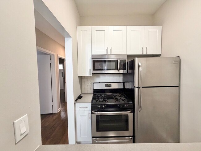 Building Photo - 3433 N Elaine Pl