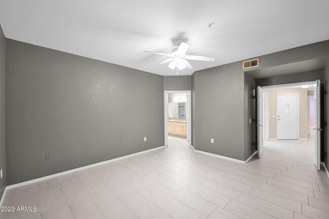 Building Photo - 9555 E Raintree Dr