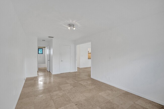 Building Photo - 2514 Taylor St