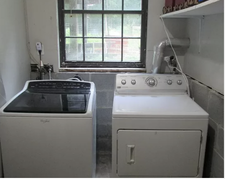 Shared Laundry - 9 Cardinal Dr