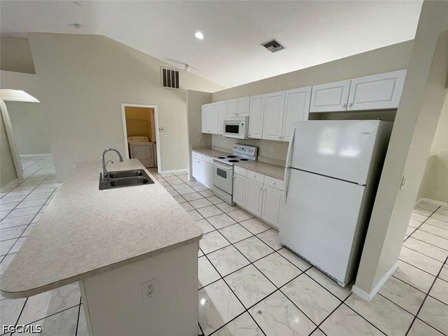 Building Photo - 1221 Summa Blvd