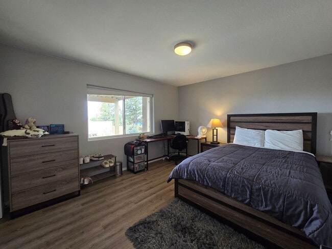 Building Photo - Beautiful Quemazon Home (5085 Alegria)