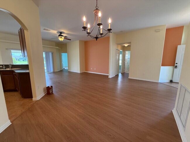 Building Photo - 515 South Valencia Cir SW