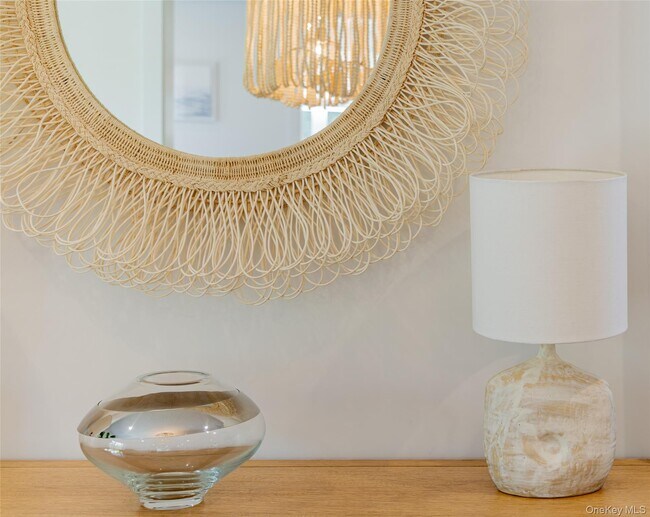 Building Photo - 17 Bayview Rd N