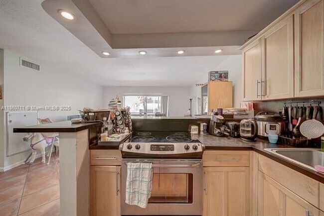 Building Photo - 7477 SW 82nd St