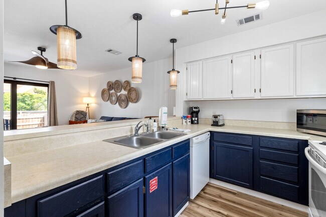 Building Photo - 928 Whelk Ct