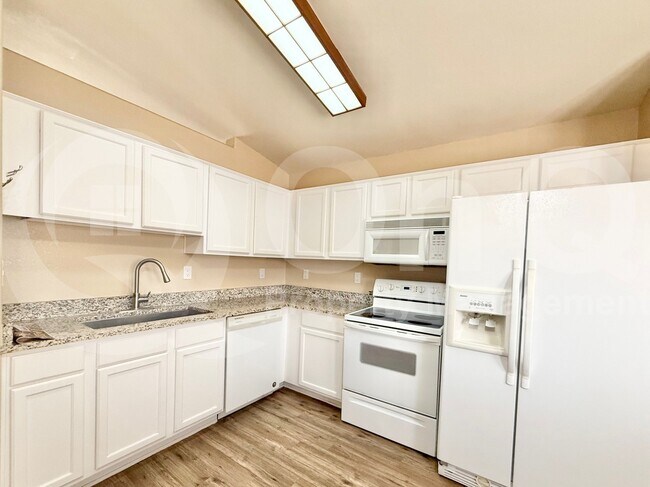Building Photo - 1793 E Pinto Dr