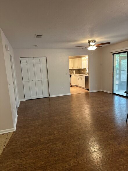 Building Photo - 1110 SW 19th Pl