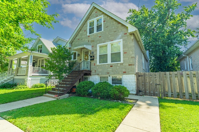 Primary Photo - 1327 S Harvey Ave