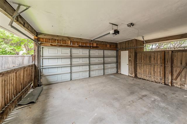 Building Photo - 10618 Ravenscroft Dr