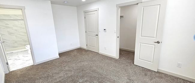 Building Photo - Beautiful New Construction Duplex