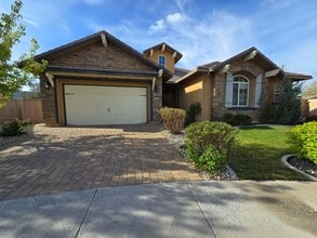 Building Photo - Beautiful Single-Story Home with Upgraded Kitchen & Spacious Backyard in Gated Community