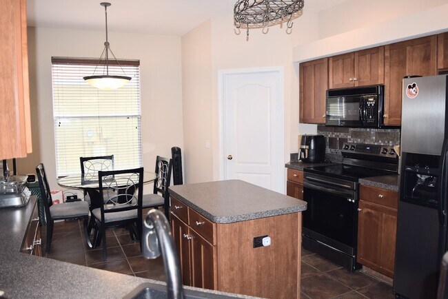 Building Photo - 7803 Blue Spring Dr