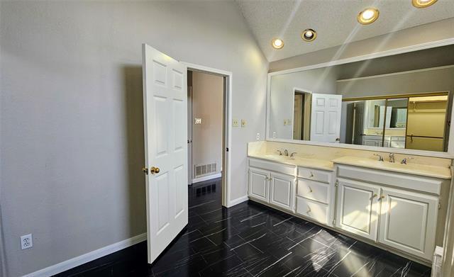 Building Photo - 342 Arbor Ct