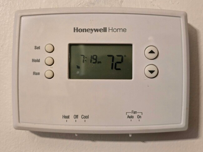 Building Photo - 71 Dana Ave