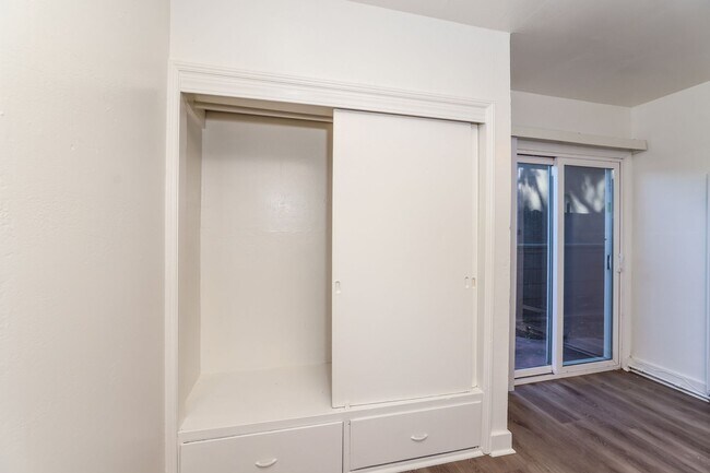Building Photo - 2107MONTGOMERYDRIVE (L)
