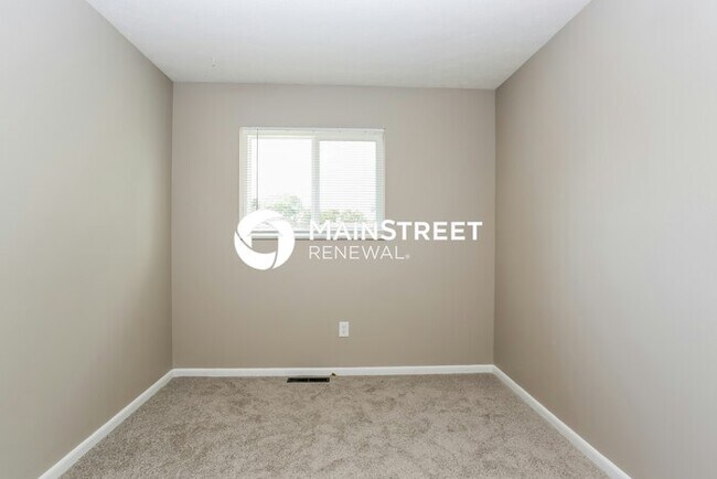 Building Photo - 3 Bedroom Pet-Friendly Home in Columbus, OH with Main Street Renewal