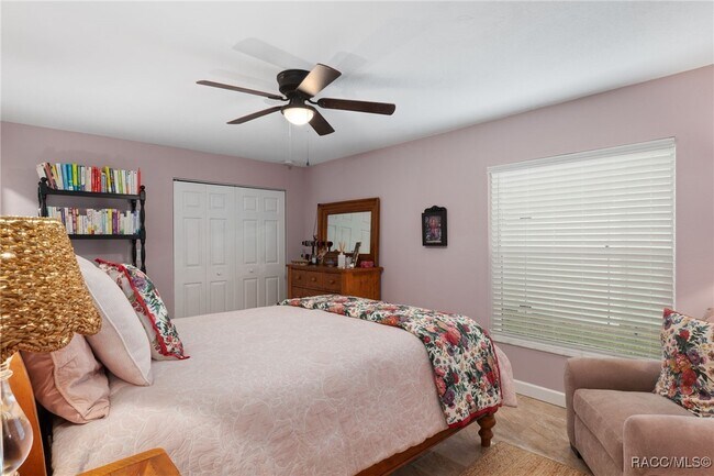 Building Photo - 11482 W Clubview Dr