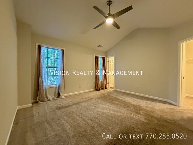 Building Photo - 2084 Manhattan Pkwy