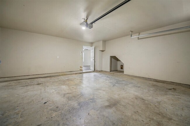 Building Photo - 18401 Sunrise Oaks Ct