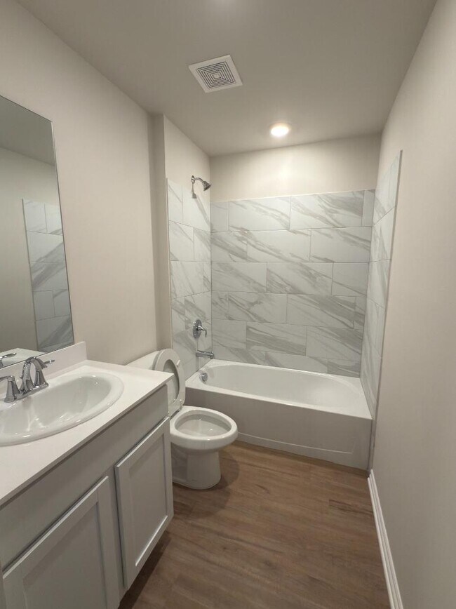 Building Photo - 2924 Firefly Dr