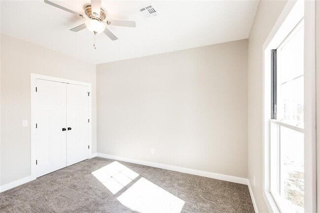 Building Photo - Stunning Home, Great Neighborhood!