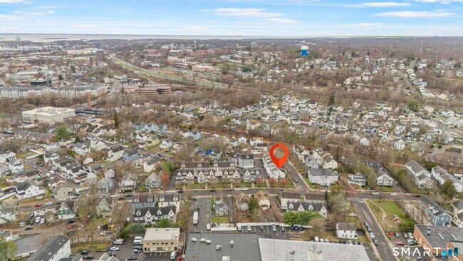 Building Photo - 15 W Main St