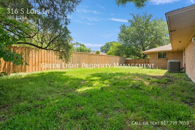 Building Photo - 316 S Lois Ln