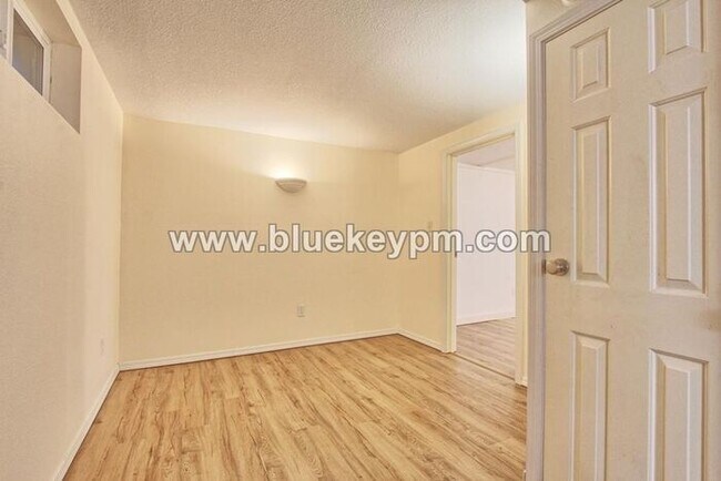 Building Photo - 4 Bed, 2 Bath Home with Finished Basement, Lg Fenced Corner Lot, Office and 2 Car Garage