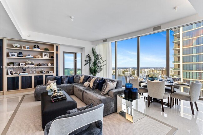 Building Photo - 17901 Collins Ave