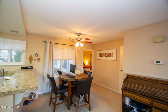 Building Photo - 2127 Roundhouse Rd